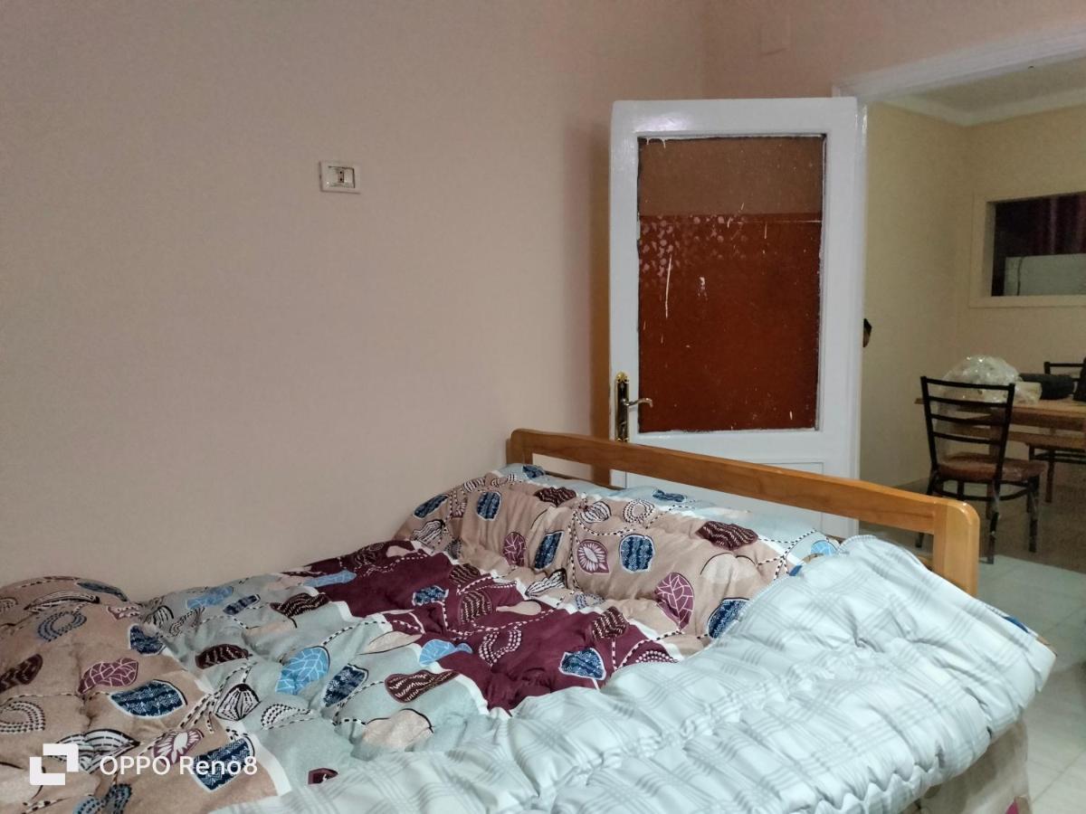 Family Apartment - Next To Abdeen Palace And Museum Caïro Buitenkant foto